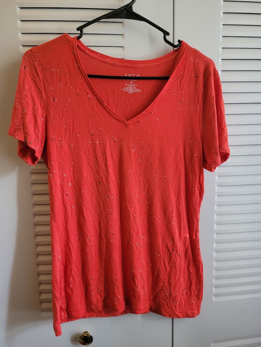 Apt. 9 Women's Coral V-Neck Short Sleeve Tee with Metallic Speckle